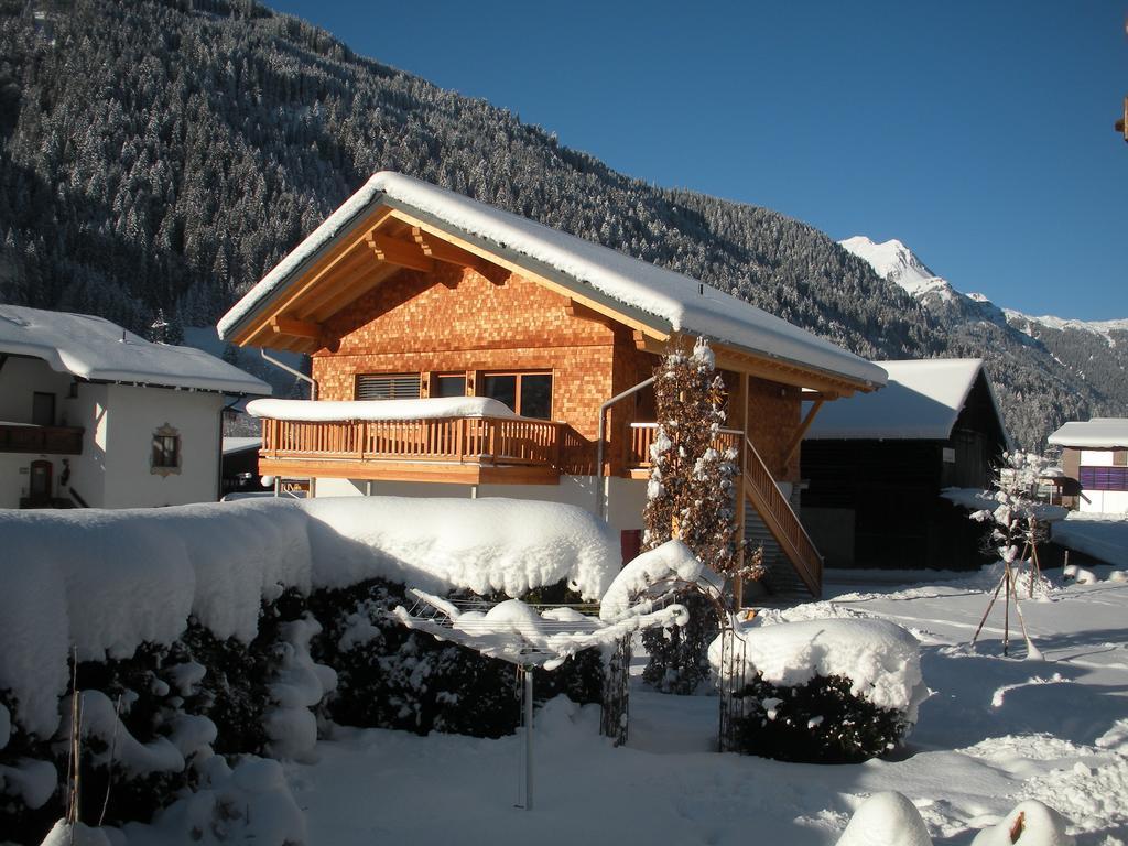 סנט גלנקירש Ferienwohnung Chalet Edelweiss Montafon חדר תמונה