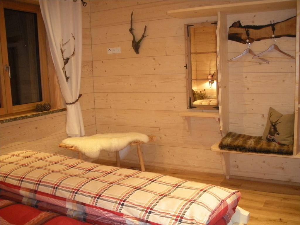 סנט גלנקירש Ferienwohnung Chalet Edelweiss Montafon חדר תמונה