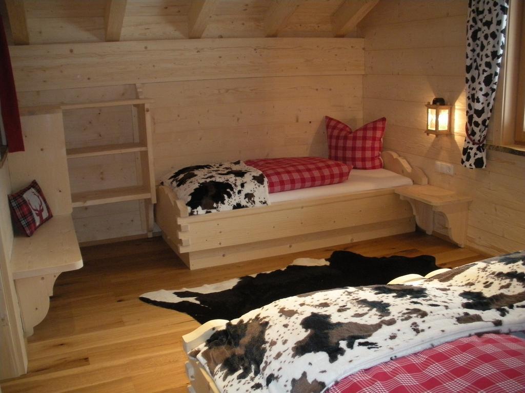סנט גלנקירש Ferienwohnung Chalet Edelweiss Montafon חדר תמונה